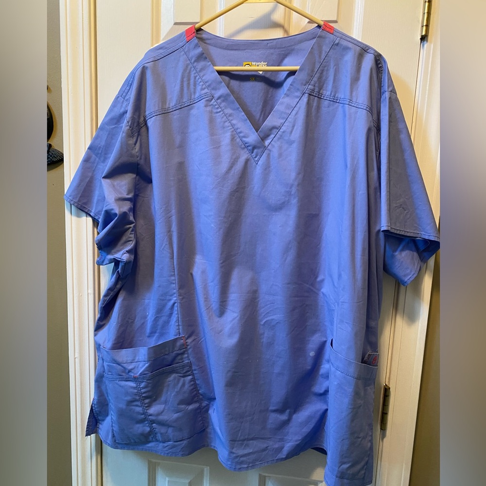 Wonder flex light blue/pink scrub top. Size 5X